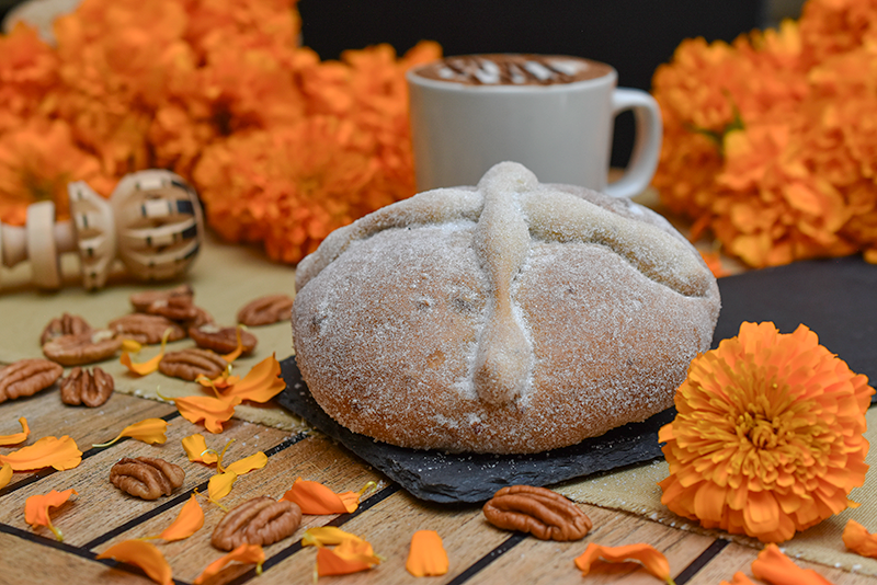 Pan de muerto de nuez
                    