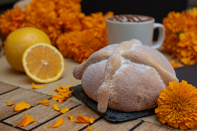 Pan de muerto tradicional
                    